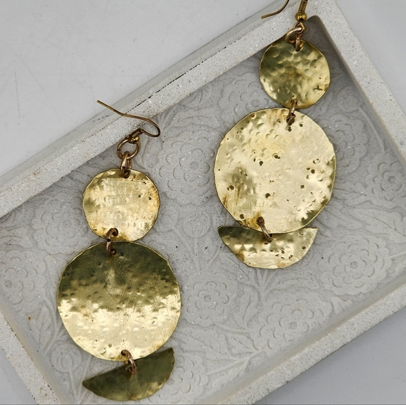 BRASS HAMMERED DANGLING EARRINGS HANDMADE STATEMENT JEWELRY - Picture 10 of 12